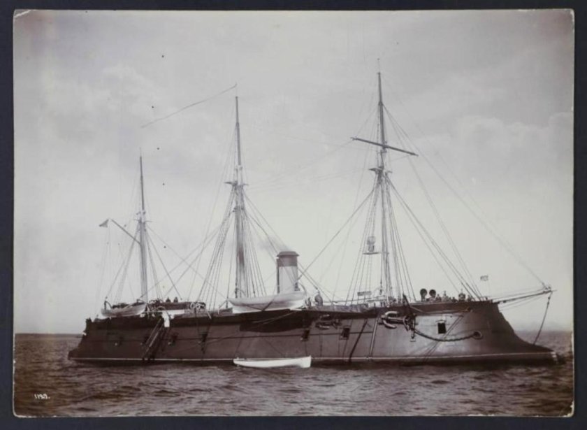 Первенец Броненосная плавучая батарея