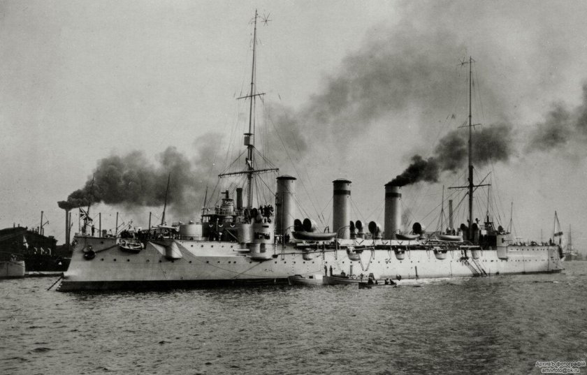 Олег бронепалубный крейсер