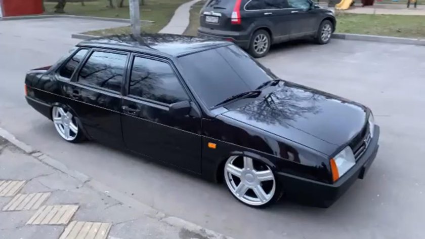 ВАЗ 21099 черная r15