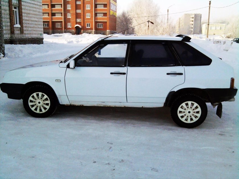 ВАЗ 2109 белая