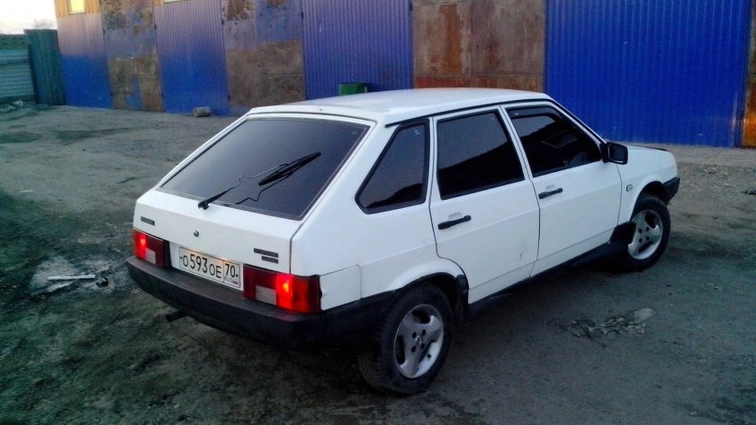 ВАЗ 2109 белая