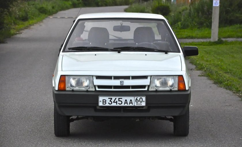 ВАЗ 2109 спереди