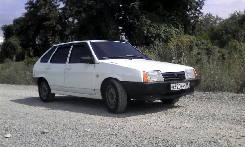 ВАЗ 2109 белая