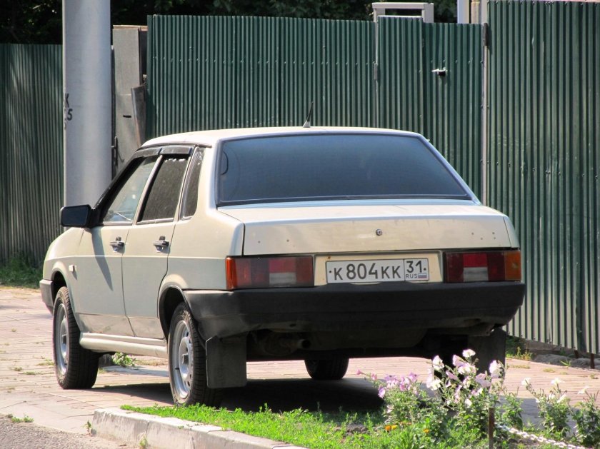 ВАЗ 21099 сзади