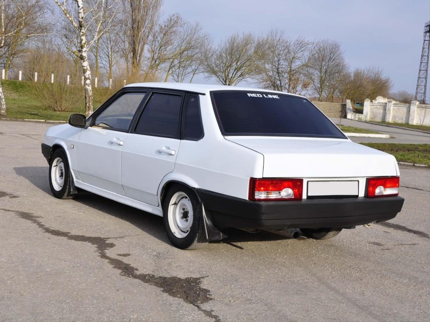 ВАЗ 21099 белая