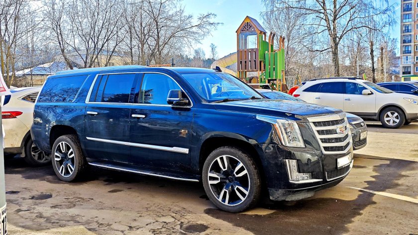 Cadillac escalade 4