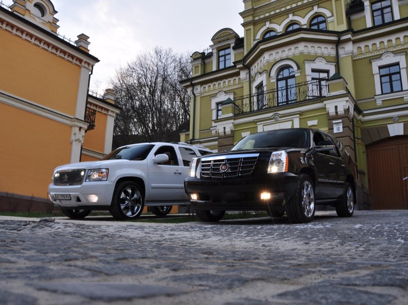 Кадиллак Эскалейд кортеж