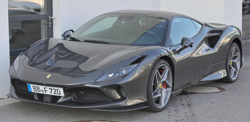 Ferrari f8 tributo Black