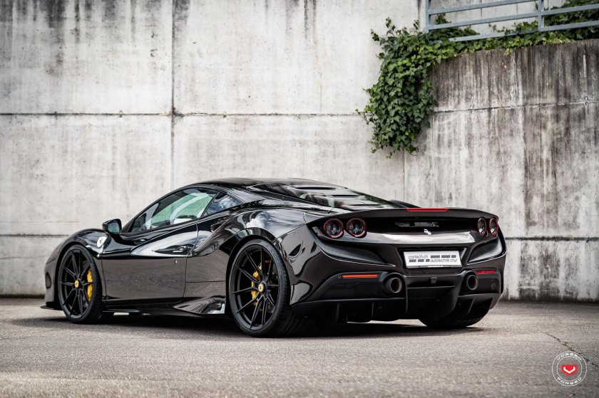 Феррари ф8 Трибуто черная