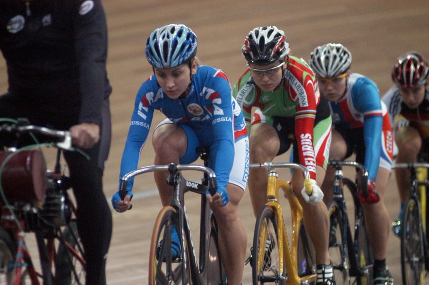 Велотрек спортсмены