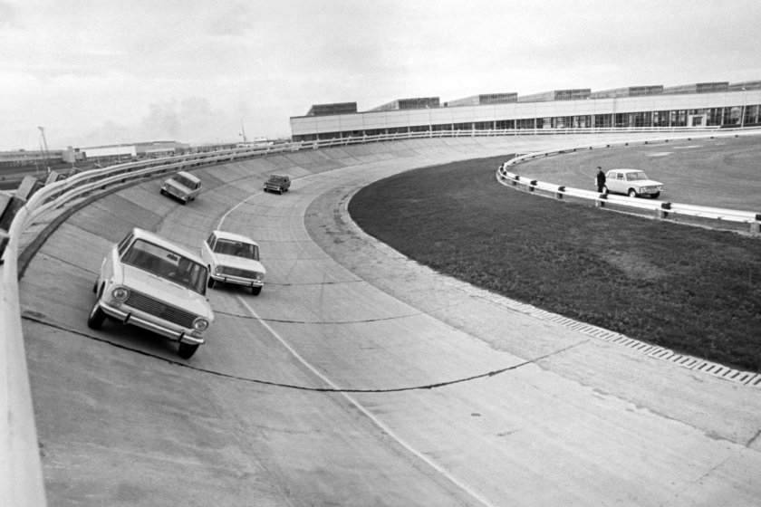 ВАЗ 2101 на конвейере