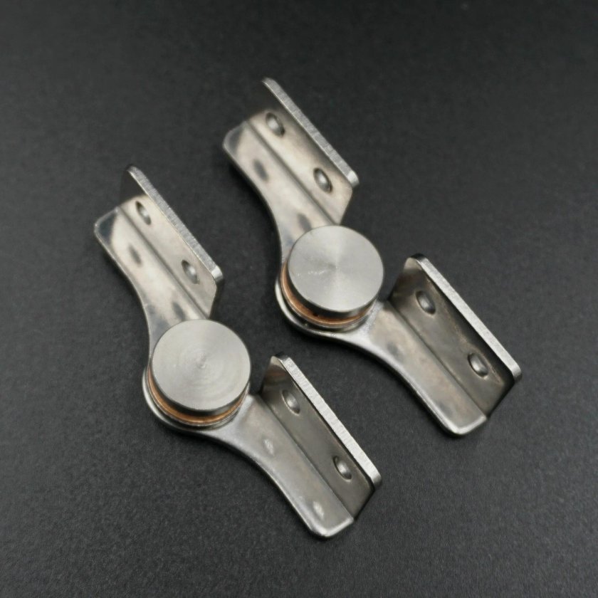 Регулируемый шарнир