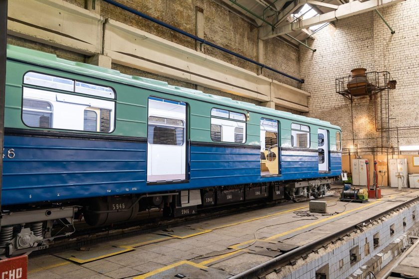 Метровагон еж3