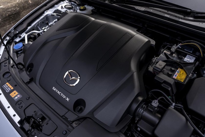 Моторный отсек Мазда сх5