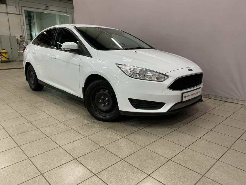Ford Focus 2016 белый