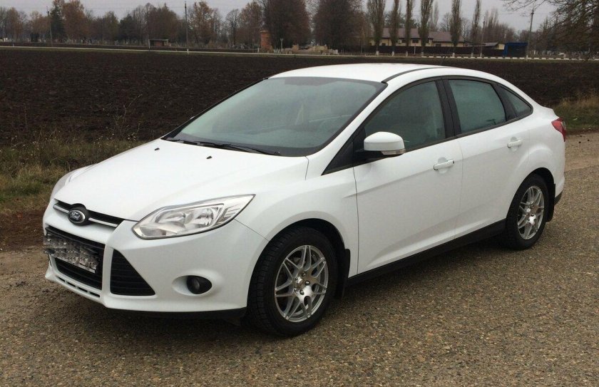 Ford Focus 3 2013 белый Хэтчбэк