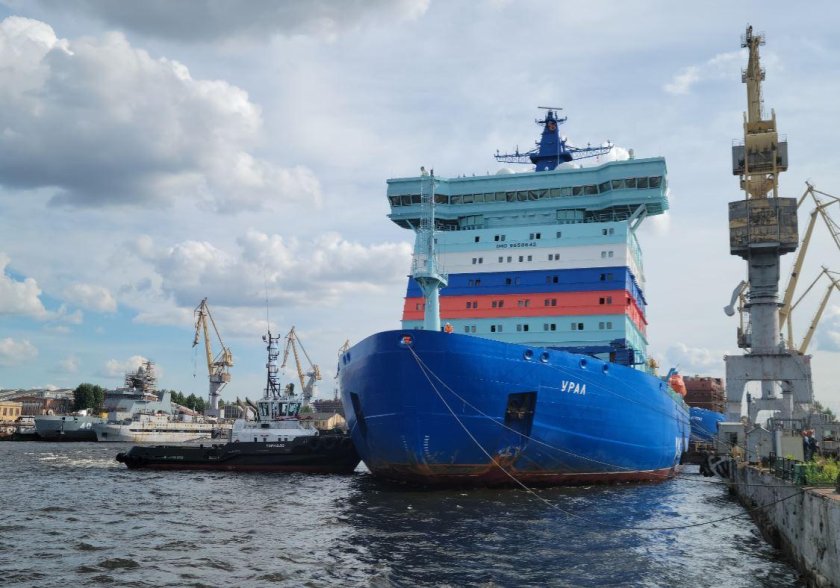 Ледокол 22220