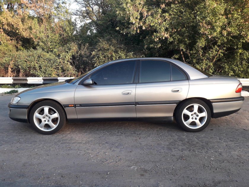 Опель Омега 1996