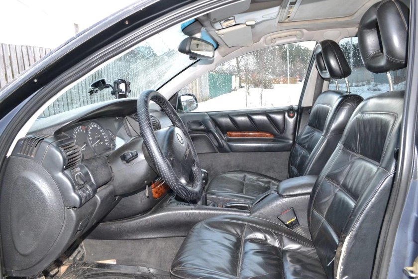 Опель Омега универсал 1998 салон