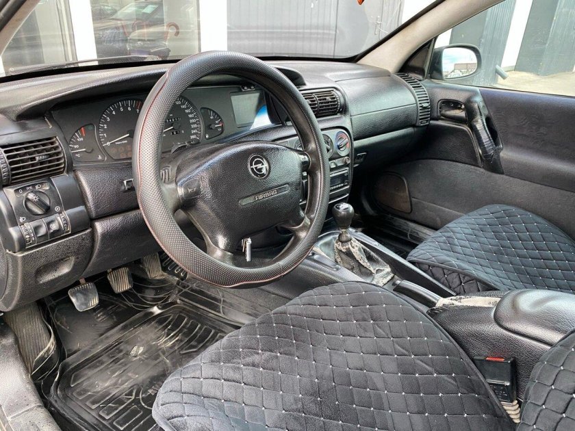 Опель омега салон 1995