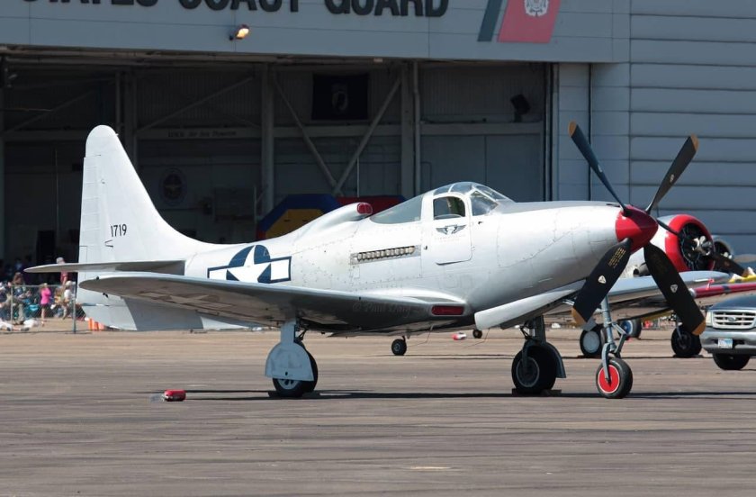 Самолет американский