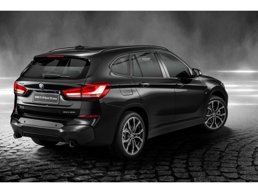 БМВ x1 2020