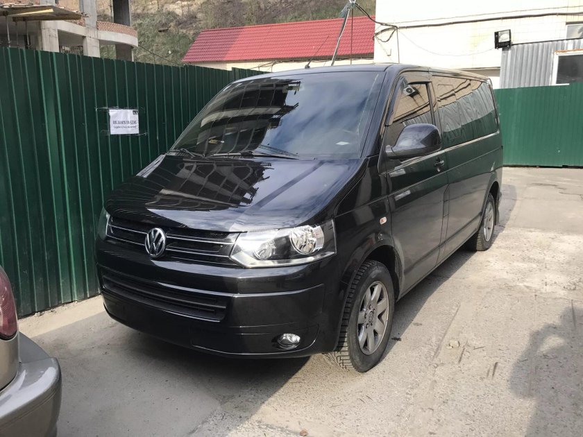 Фольксваген Транспортер черный