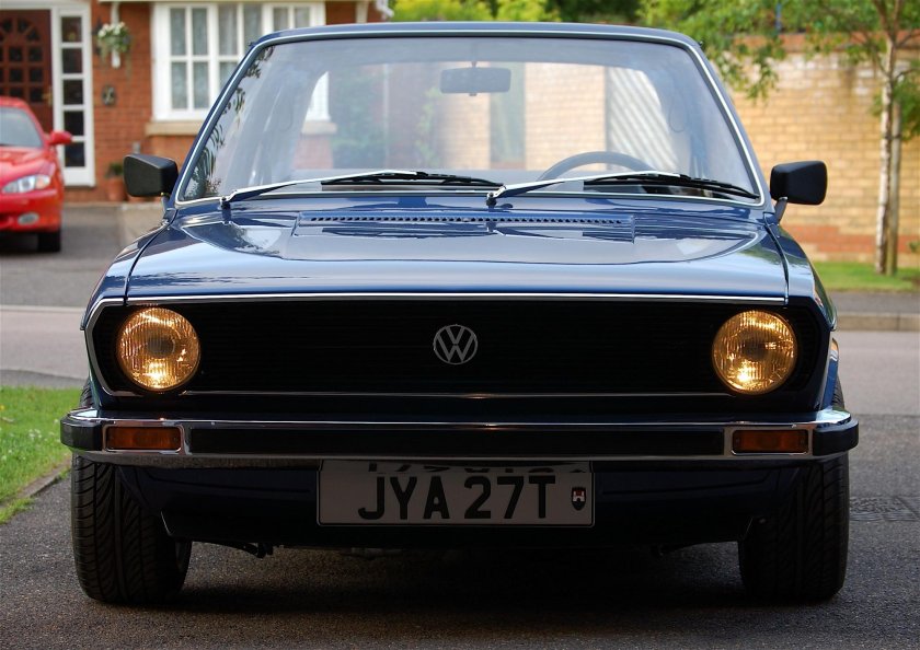 Volkswagen Polo 1 поколение