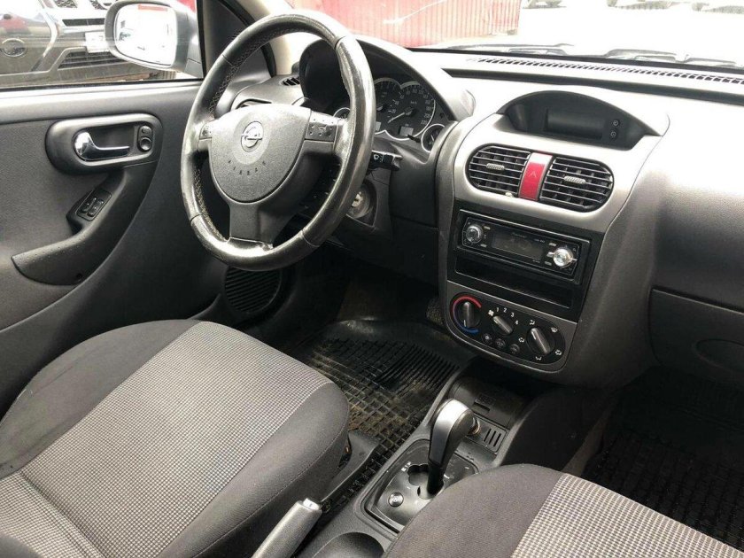 Опель Корса 2003 салон