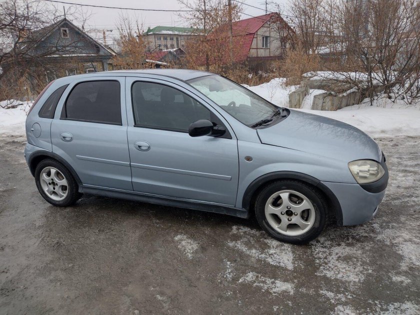 Опель Корса 2004