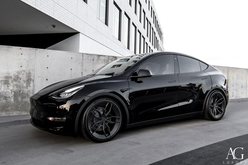 Tesla model y Black
