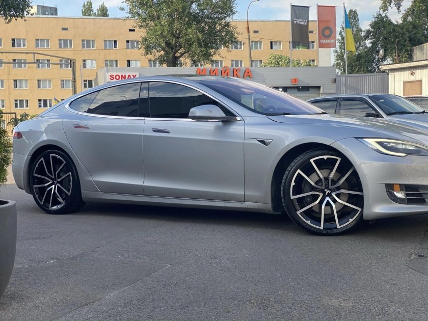 Tesla model s диски