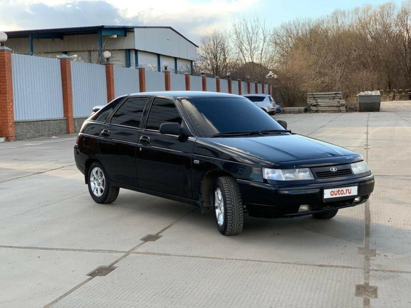 ВАЗ 2112 хэтчбек чёрный