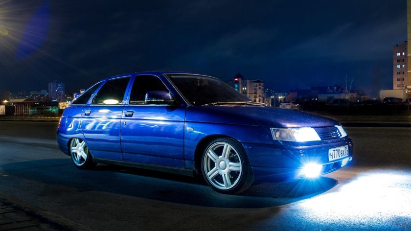 ВАЗ 2112 синяя на торусах