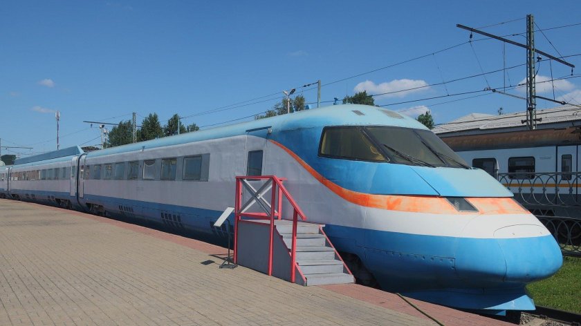 Скоростной поезд сокол