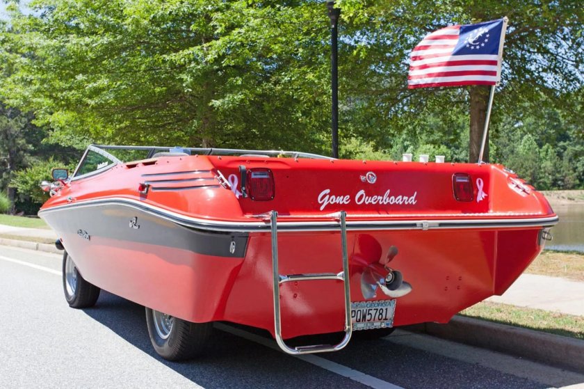 Катер на колесах