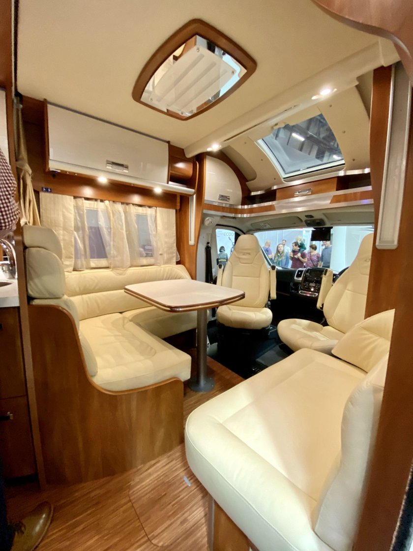 Автобус дом на колесах