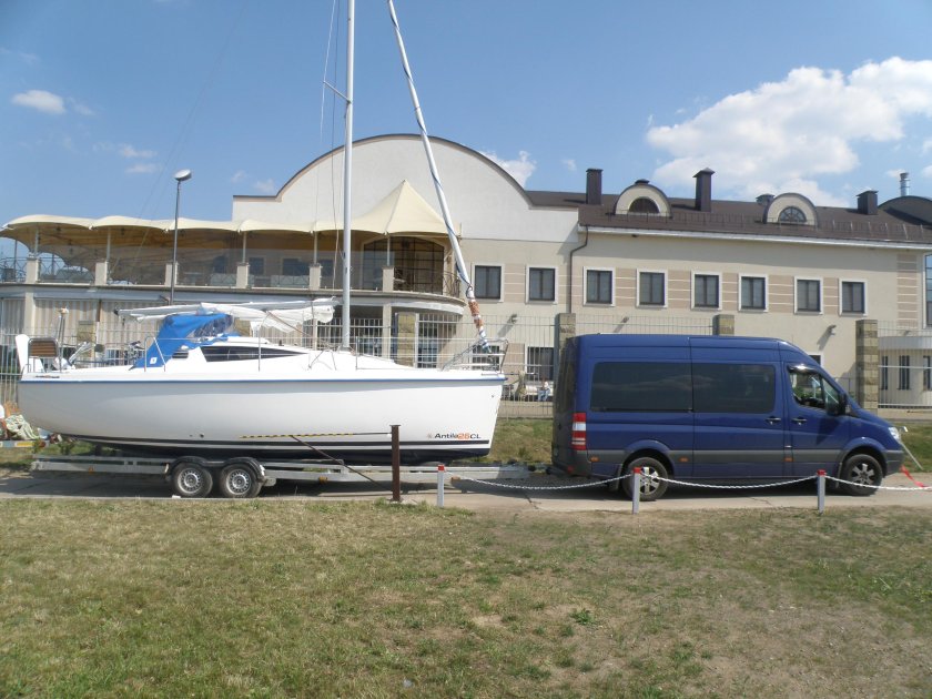 Антила 26 яхта