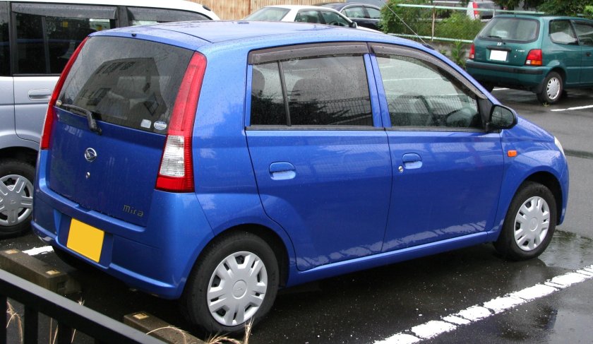 Дайхатсу Куоре 2002