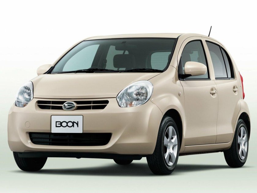 Машина daihatsu boon
