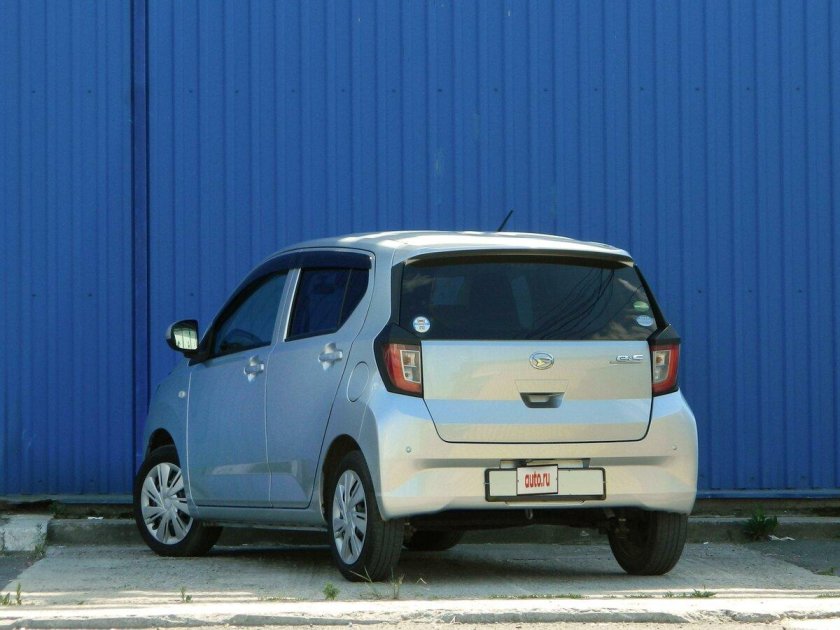Daihatsu mira e