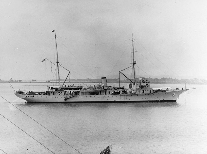 «алма́з» — крейсер российского императорского флота.