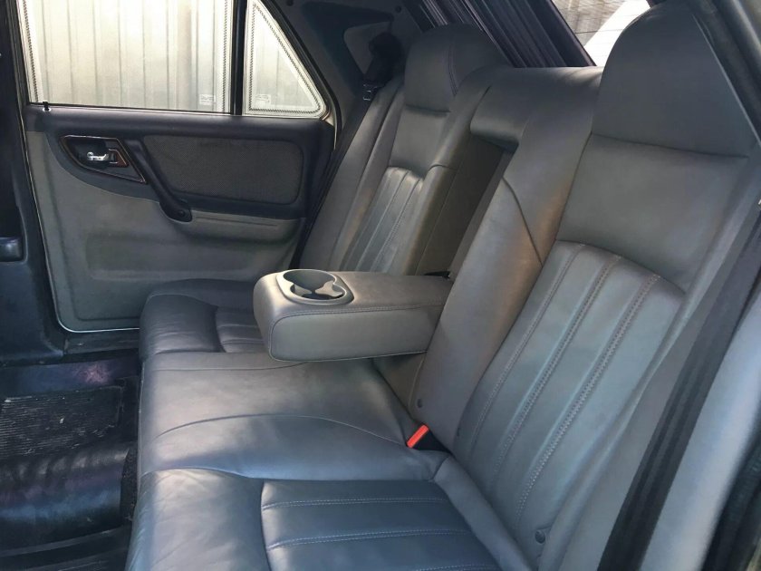 ГАЗ 3102 салон сзади