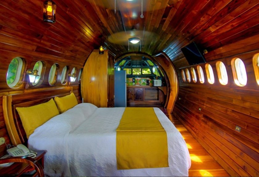 Отель самолет (hotel costa verde)