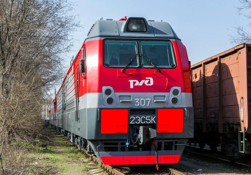 Электровоз Ермак 2эс5к