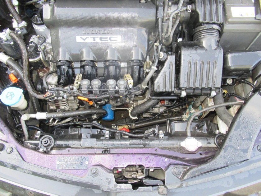 Honda Fit моторный отсек