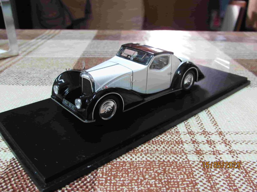 Коллекционная масштабная модель автомобиля