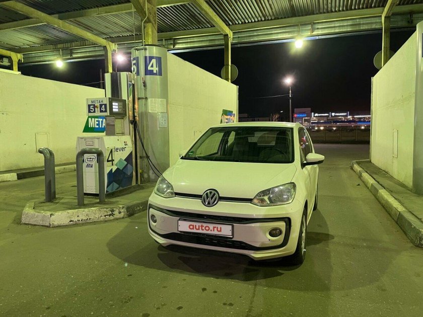 Белый фольксваген