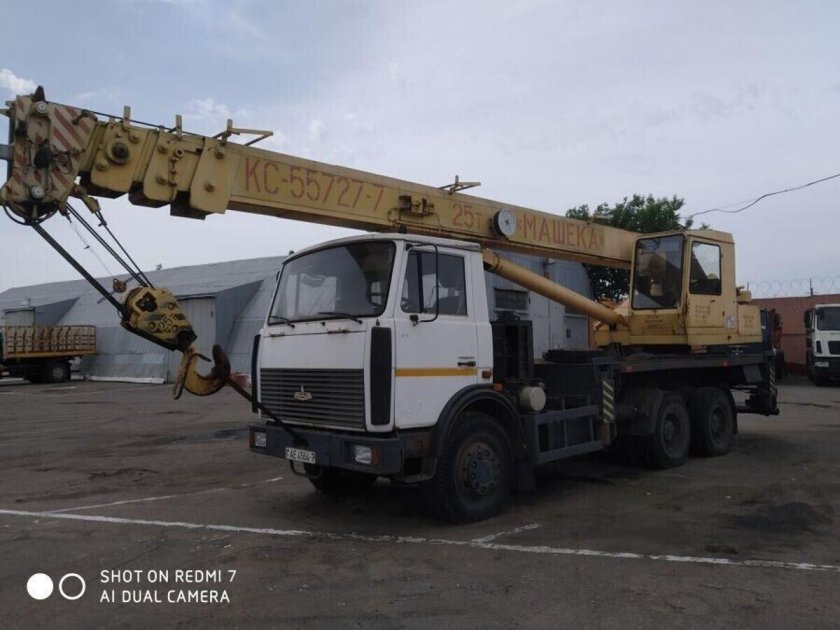 МАЗ 6303 автокран