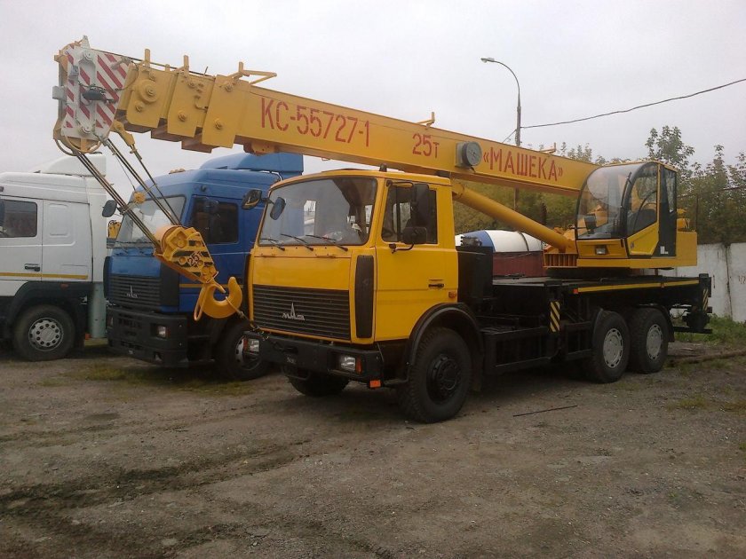 МАЗ КС 55727-1